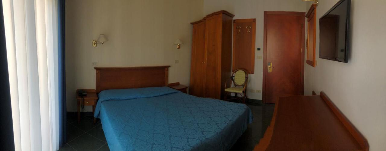 Hotel Residence Villa Marzia Marina di Pietrasanta Buitenkant foto