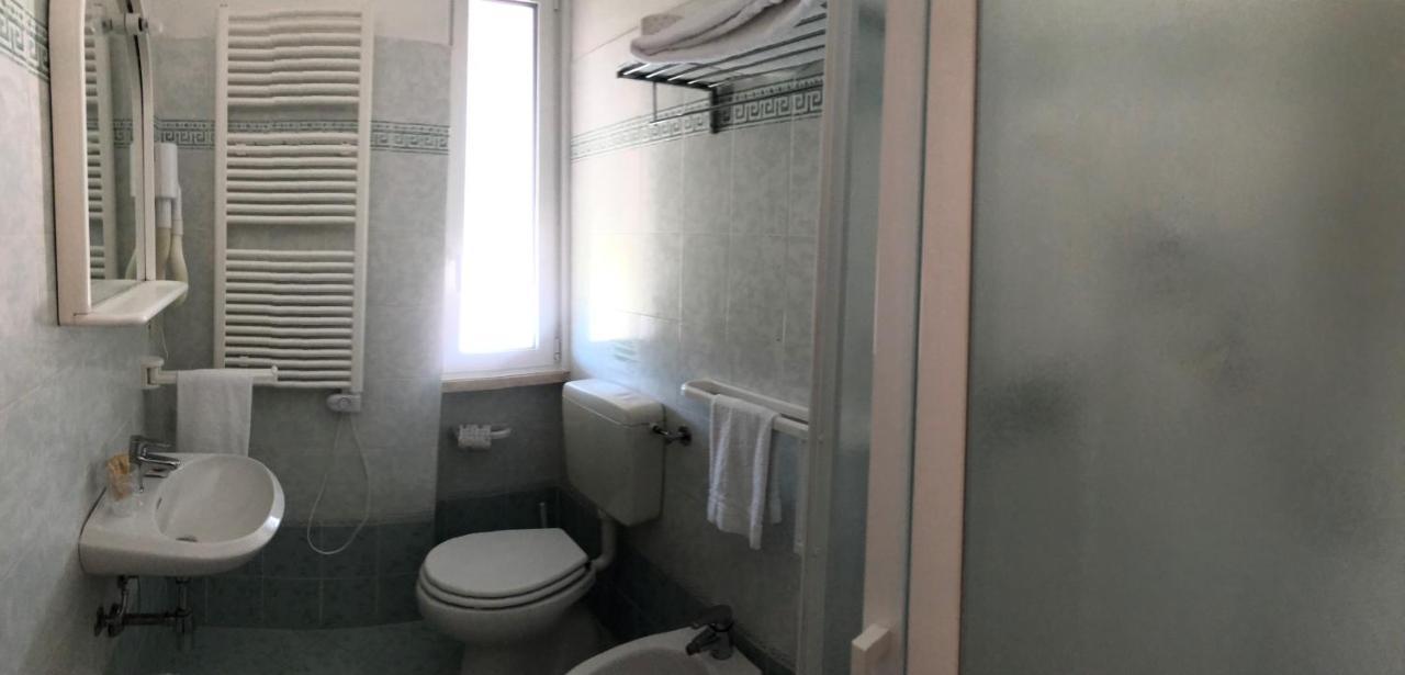 Hotel Residence Villa Marzia Marina di Pietrasanta Buitenkant foto