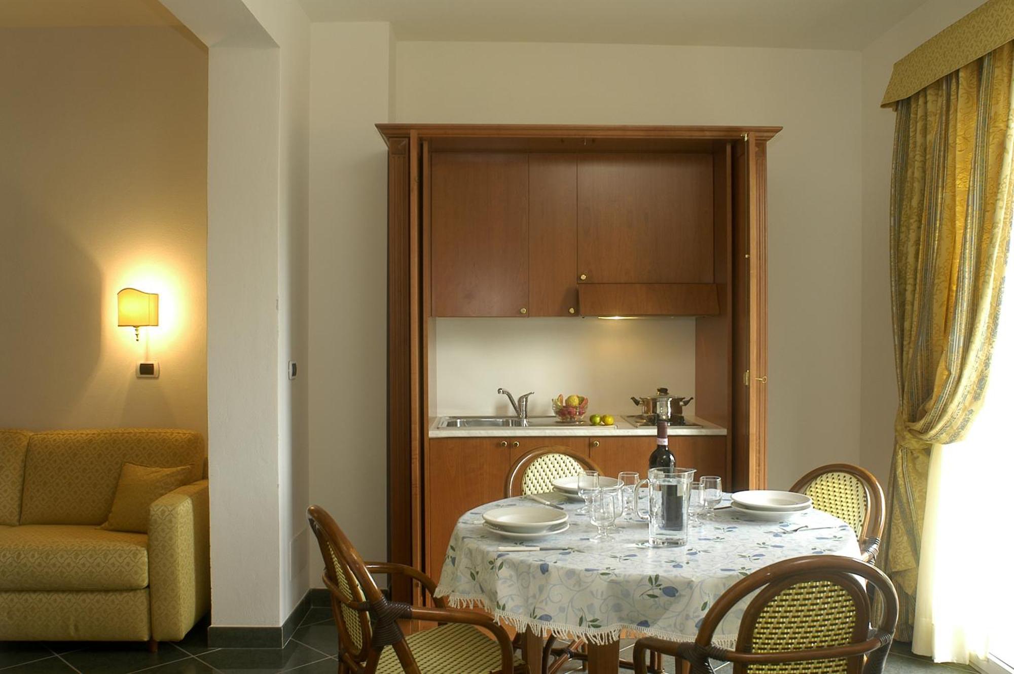 Hotel Residence Villa Marzia Marina di Pietrasanta Buitenkant foto