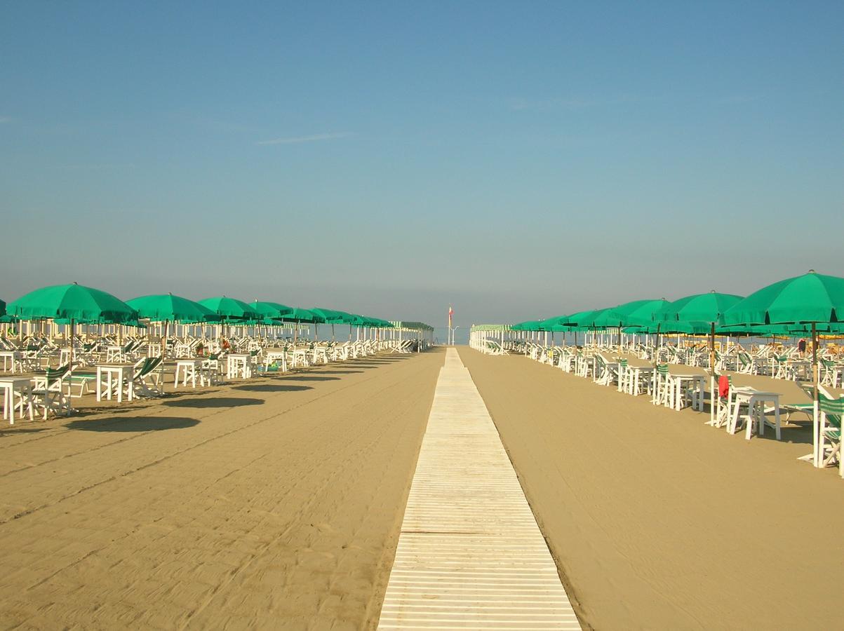 Hotel Residence Villa Marzia Marina di Pietrasanta Buitenkant foto