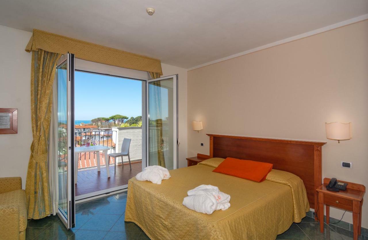 Hotel Residence Villa Marzia Marina di Pietrasanta Buitenkant foto