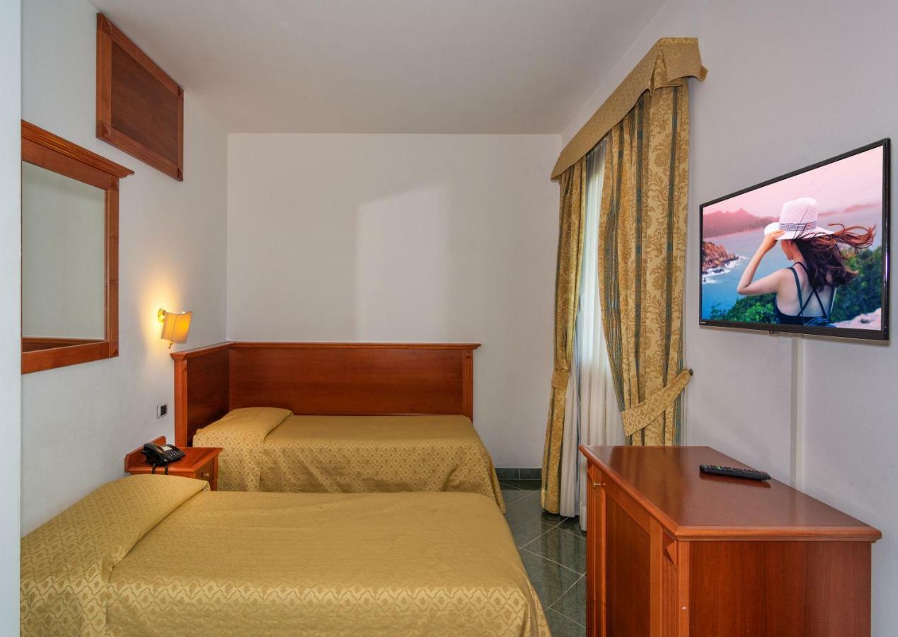 Hotel Residence Villa Marzia Marina di Pietrasanta Buitenkant foto