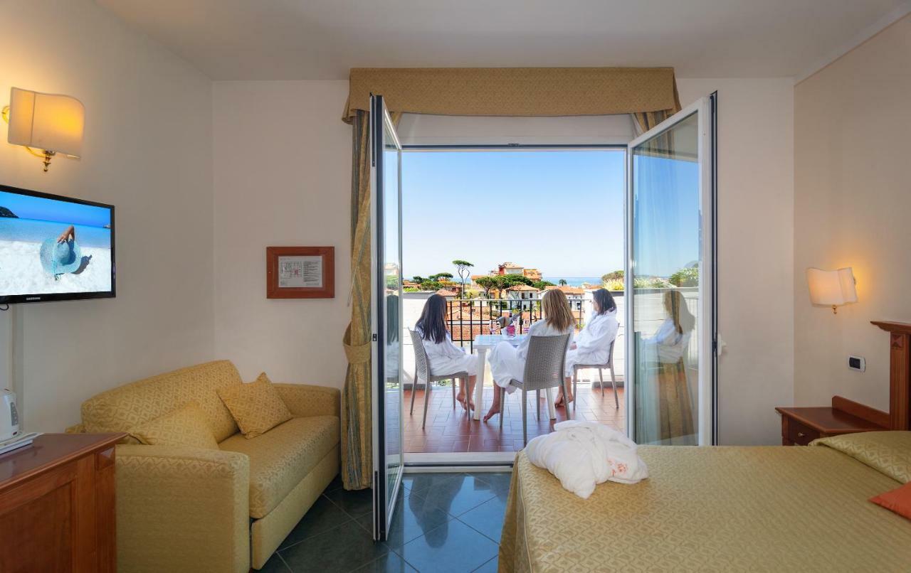 Hotel Residence Villa Marzia Marina di Pietrasanta Buitenkant foto