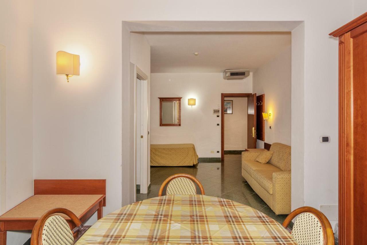 Hotel Residence Villa Marzia Marina di Pietrasanta Buitenkant foto