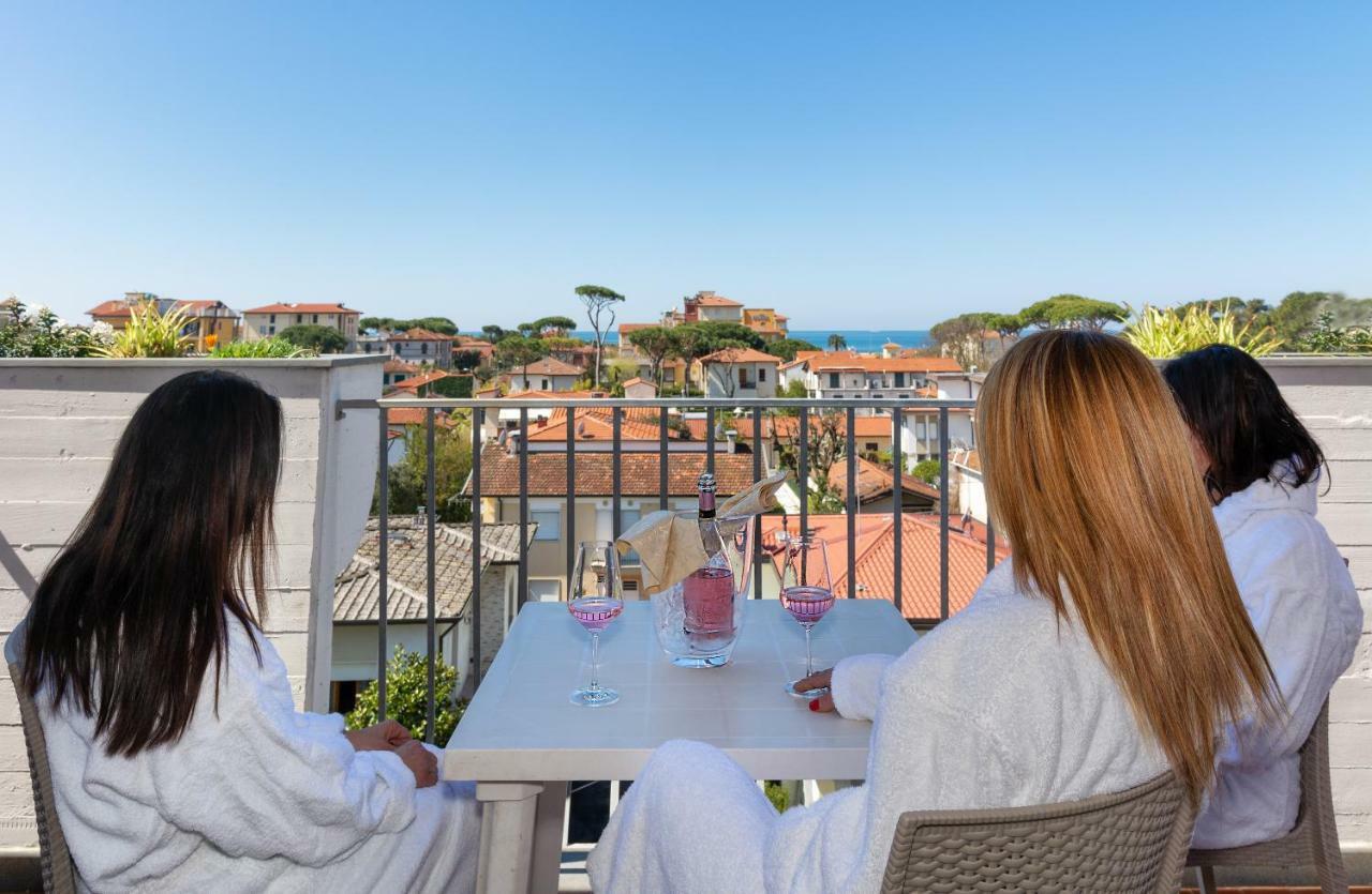 Hotel Residence Villa Marzia Marina di Pietrasanta Buitenkant foto