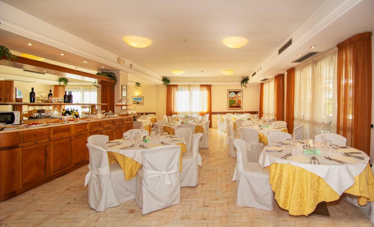 Hotel Residence Villa Marzia Marina di Pietrasanta Buitenkant foto
