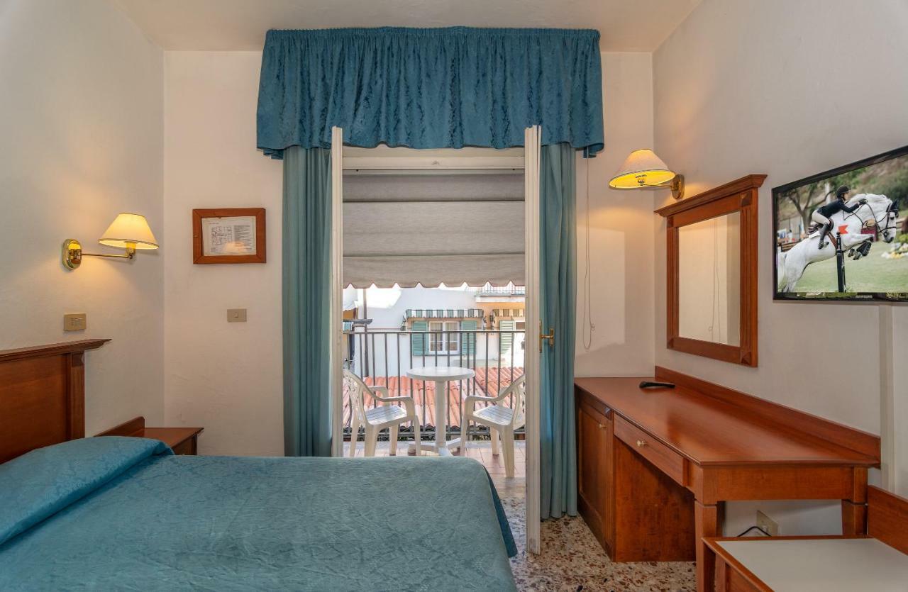 Hotel Residence Villa Marzia Marina di Pietrasanta Buitenkant foto