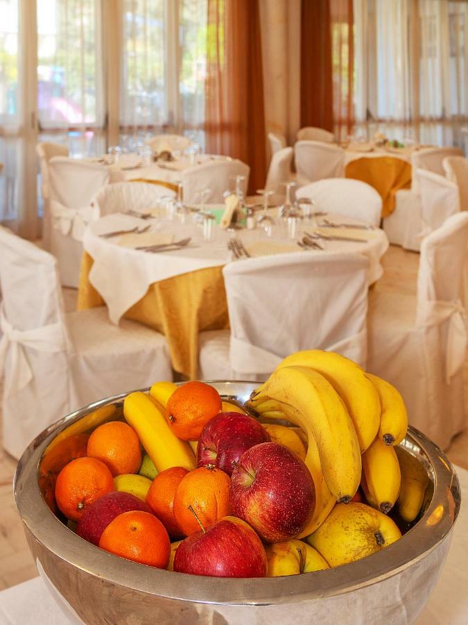 Hotel Residence Villa Marzia Marina di Pietrasanta Buitenkant foto